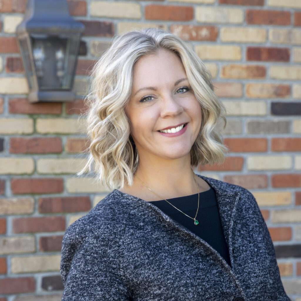 Headshot of Lisa Cooper