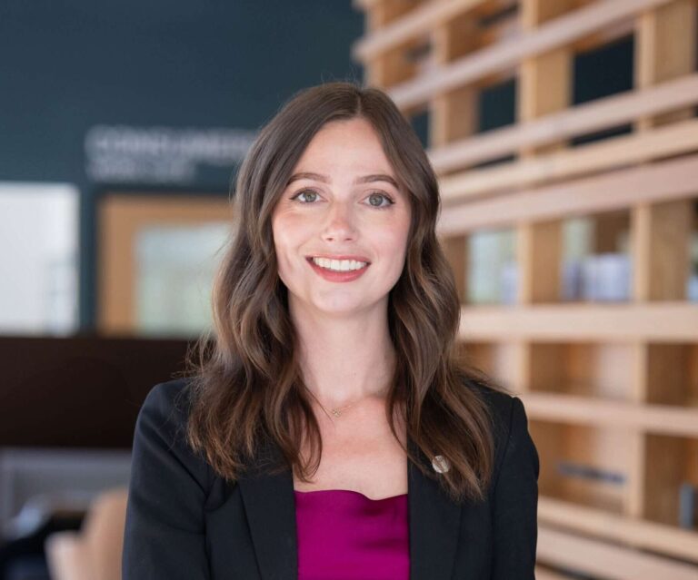 Amanda Hentsch Headshot