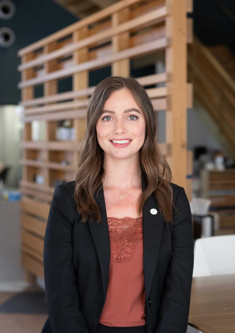 Headshot of Amanda Hentsch