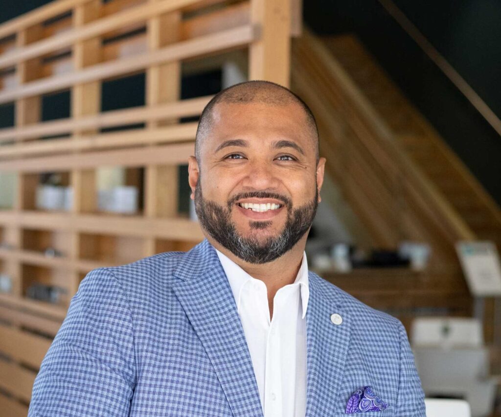 Headshot of Omar Cuevas