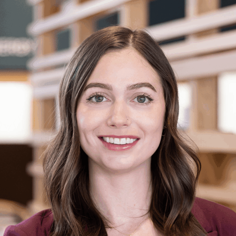 Headshot of Amanda Hentsch