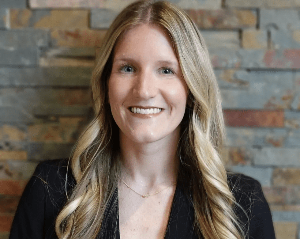Lauren Stielstra HEadshot