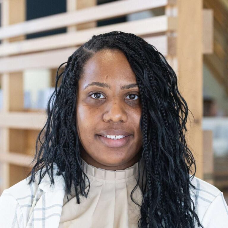 Shakerah McRae Headsot