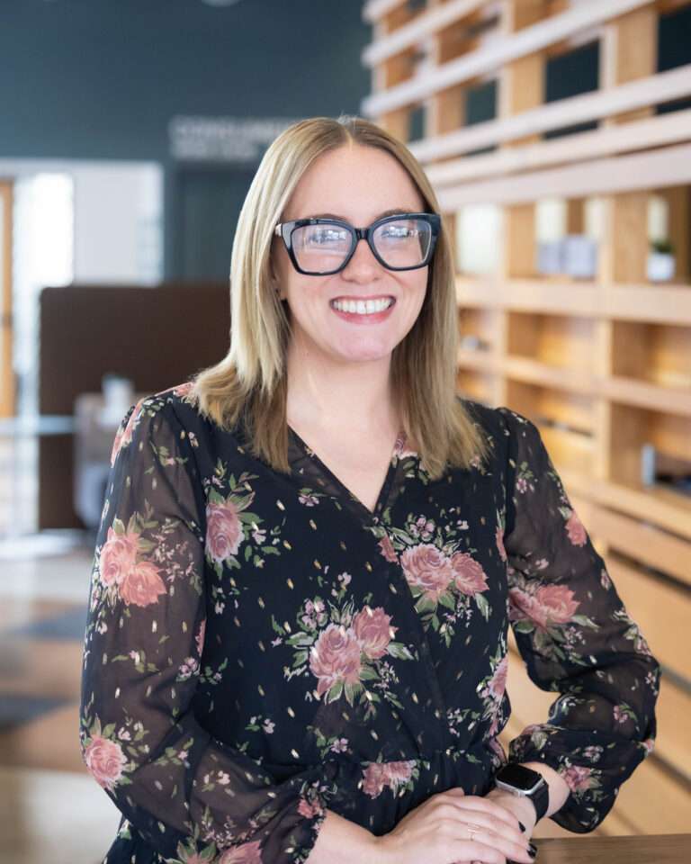 Chelsi DeGennar Headshot